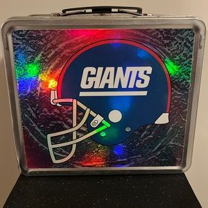 Official NFL New York Giants licensed lunchbox -  vintage tin lunchbox